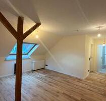 3-Zimmer im DG - 56QM, Parkett, Gartennutzung, nach Sanierung - Wuppertal Dönberg