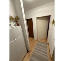 2.5 Zimmer DG Wohnung - 780,00 EUR Kaltmiete, ca.  62,00 m² in Hochheim am Main (PLZ: 65239)