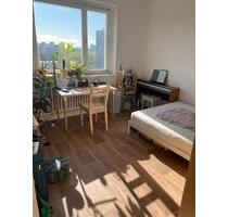 WG-Zimmer frei ab 01.06. - 630,00 EUR Kaltmiete, ca.  85,00 m² in Berlin (PLZ: 12351) Neukölln