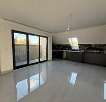 Stilvolle, exklusive 2-Zi-Dachgeschosswohnung mit Balkon und Stellplatz in bevorzugter ruhiger Lage - Lübeck Alt-Travemünde / Rönnau