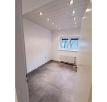 Großzügige 5 Zimmer Wohnung - 990,00 EUR Kaltmiete, ca.  125,00 m² in Friedrichsthal (PLZ: 66299)