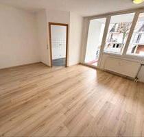 Renovierte & sonnige 1,5 Zimmer Wohnung, Apartment mit Balkon - Homburg