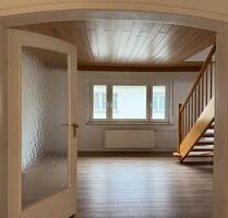 5-Zimmer Maisonette-Wohnung - 1.380,00 EUR Kaltmiete, ca.  135,00 m² in Bischofsheim (PLZ: 65474)