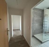 helle 2 Zimmer Wohnung * top saniert - Bernsdorf