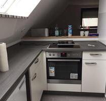 Moderne Dachgeschosswohnung zwei Zimmer mit Einbauküche - Osnabrück Fledder