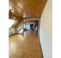 Schöne 4-Zimmer DG-Wohnung zu vermieten - Helmstedt