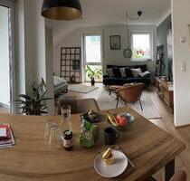 Schöne, geräumige 2-Zimmer Wohnung mit traumhafter Dachterrasse - Neunkirchen-Seelscheid