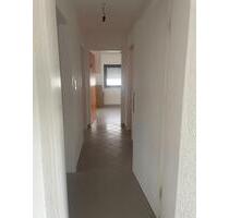 2 Zimmer DG Wohnung in einen 3 Familien Haus - Neu-Isenburg