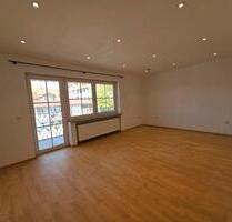 Zentrale 3,5 Zimmer Wohnung mit Balkon und Garten in Haimhausen