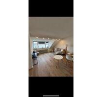 Schöne Helle 2,5 Zimmer Dachgeschoss Wohnung - Essen Stadtbezirk V