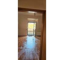 2 Zimmer Dachgeschoss Wohnung - 670,00&nbsp;EUR Kaltmiete, ca.&nbsp; 60,00&nbsp;m&sup2; in Neunkirchen (PLZ: 66538)