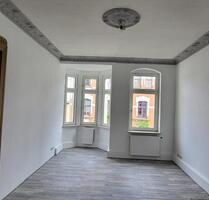 Helle 3 Zimmer Wohnung, Altbau, zentrale Lage, Parkmöglichkeit - Halle (Saale) Damaschkestraße
