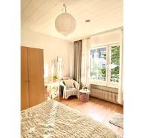 Helle WG-geeignete 2,5 Zi Wohnung mit Balkon u. EBK in D-Oberbilk - Düsseldorf