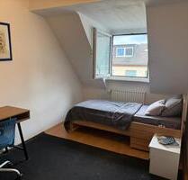 WG Zimmer für eine Person - 330,00 EUR Kaltmiete, in Essen (PLZ: 45138) Huttrop