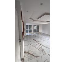 4-Zimmer Wohnung - 1.600,00 EUR Kaltmiete, ca.  120,00 m² in Ergolding (PLZ: 84030)