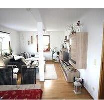 Wunderschöne 3 -Zimmer Wohnung in Boll mit EBK, an Paar oder Einzelperson zu Vermieten - Oberndorf am Neckar