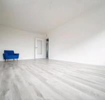 Schöne 4,5 Zimmer Wohnung mit Balkon, Garage & Weitblick - Simmersfeld