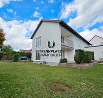 Sanierte Maisonette-Wohnung mit 4,5 Zimmer und Garten in Regensburg-Schwabelweis. Frei.