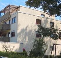 Schöne 3,5 Zimmer Penthouse Wohnung in ruhiger Lage - Untereisesheim