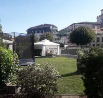 PRIMA RAUMAUFTEILUNG UND GARTENMITBENUTZUNG, 2 RAUM-WOHNUNG-WG GEEIGNET! - Freital