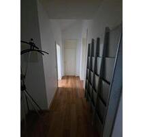 Helle 2-Zimmer Dachgeschosswohnung mit Terasse in Rüsselsheim - Rüsselsheim am Main