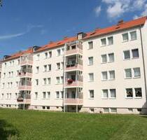 * sanierte 2 Zimmer * Tageslichtbad * - Borsdorf