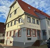 **2-Zimmer Wohnung mit Altbaucharme in Wurmberg**