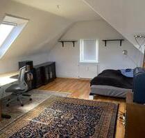 Nette 1 - 2 Zimmer Dachgeschoss - Wohnung - Kiel Friedrichsort