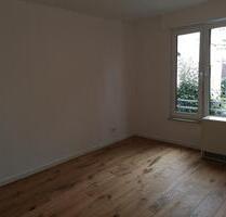 Komplett sanierte 2-Zimmer Wohnung, Erdgeschoß, Garage optional - Meckenheim