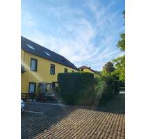 4Zimmer DG. Wohnung mit EBK, Garten+Garage - Breitscheid