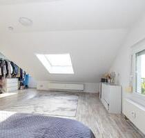 Wohntraum im Dachgeschoss – 3 Zimmer mit Fernblick ins Grüne - Villingen-Schwenningen