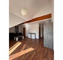 Hell 1-Zimmer Dachgeschosswohnung mit Blick auf die Concorde - Sinsheim