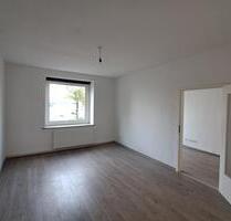 Anfragen NUR per E-Mail. Komfortable 2-Zimmer EG-Wohnung mit abgetrennten Home-Office Raum im Wohnzimmer und modernem Badezimmer. - Bremerhaven Mitte