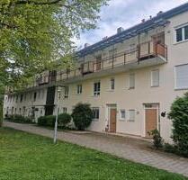 wunderschöne 2,5 Zimmer Wohnung mit Balkon, Loggia u Einbauküche - Waldkraiburg