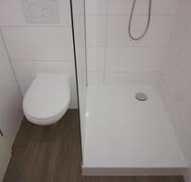 Anfragen NUR per E-Mail. Top sanierte 3-Zimmer Wohnung im 1-OG mit moderne Badezimmer und AK. - Bremerhaven