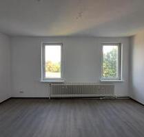 Anfragen NUR per E-Mail. Renovierte Haustierfriendly 3-Zimmer Wohnung im 2-OG in der Nähe Volkshochschule Bremerhaven.