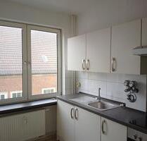 Anfragen NUR per E-Mail. Top Lage! 2-Zimmer City Wohnung direkt in der Bremerhavener Fußgängerzone.