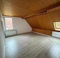 Schöne 2-Zimmer Dachgeschosswohnung in Schöningen mit Einbauküche