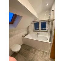 Zur Miete: 2Zimmer DG-Wohnung mit Tageslichtbad in Lannesdorf - Wachtberg