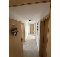 Schöne 3 Zimmer Wohnung mit Stellplatz, Keller und Waschraum 86qm - Wehingen