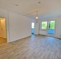 *Ab 01.03.2026*„Klein, fein, himmlisch: 1-Zimmer mit Balkon und Aufzug über den Dächern der Stadt“ - Leipzig Lausen-Grünau