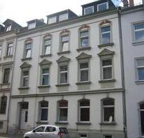 4 Zimmer Wohnung Erdgeschoss - 420,00 EUR Kaltmiete, ca.  83,99 m² in Plauen (PLZ: 08523)