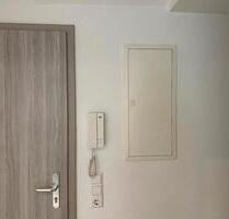 3 Zimmer Wohnung mit Terrasse - 1.000,00 EUR Kaltmiete, ca.  80,00 m² in Kirchheim am Neckar (PLZ: 74366)