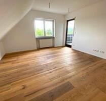 Helle 2-Zimmer Dachgeschosswohnung mit Balkon in OberferriedenBu - Burgthann