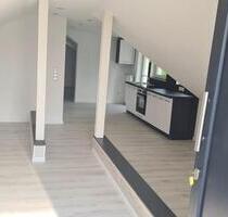 2 Zimmer Wohnung ,beste Lage,Erstbezug,Einbauküche Mansardenwohn. - Trossingen