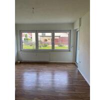 Helle 4 Zimmer Wohnung in Zweifamilienhaus m. Terrasse und Garten - Frickenhausen