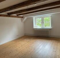 4-Zimmer Dachgeschosswohnung - 950,00 EUR Kaltmiete, ca.  84,00 m² in Müllheim (PLZ: 79379)