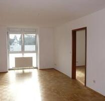 gemütliche 2-Zimmer Wohnung am Mannichswalder Platz mit Fahrstuhl, frei ab 01.03.2025!! - Crimmitschau