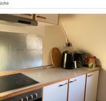 2 kleine möblierte miteinander verbundene DG-Zimmer in Reutlingen