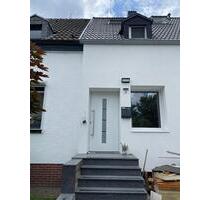 Wohnung in Düsseldorf zu vermieten 2 Zimmer Küche Bad voll mö